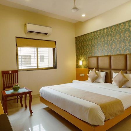 Magnus Square Business Hotel Near Pune Airport Kharadi Экстерьер фото