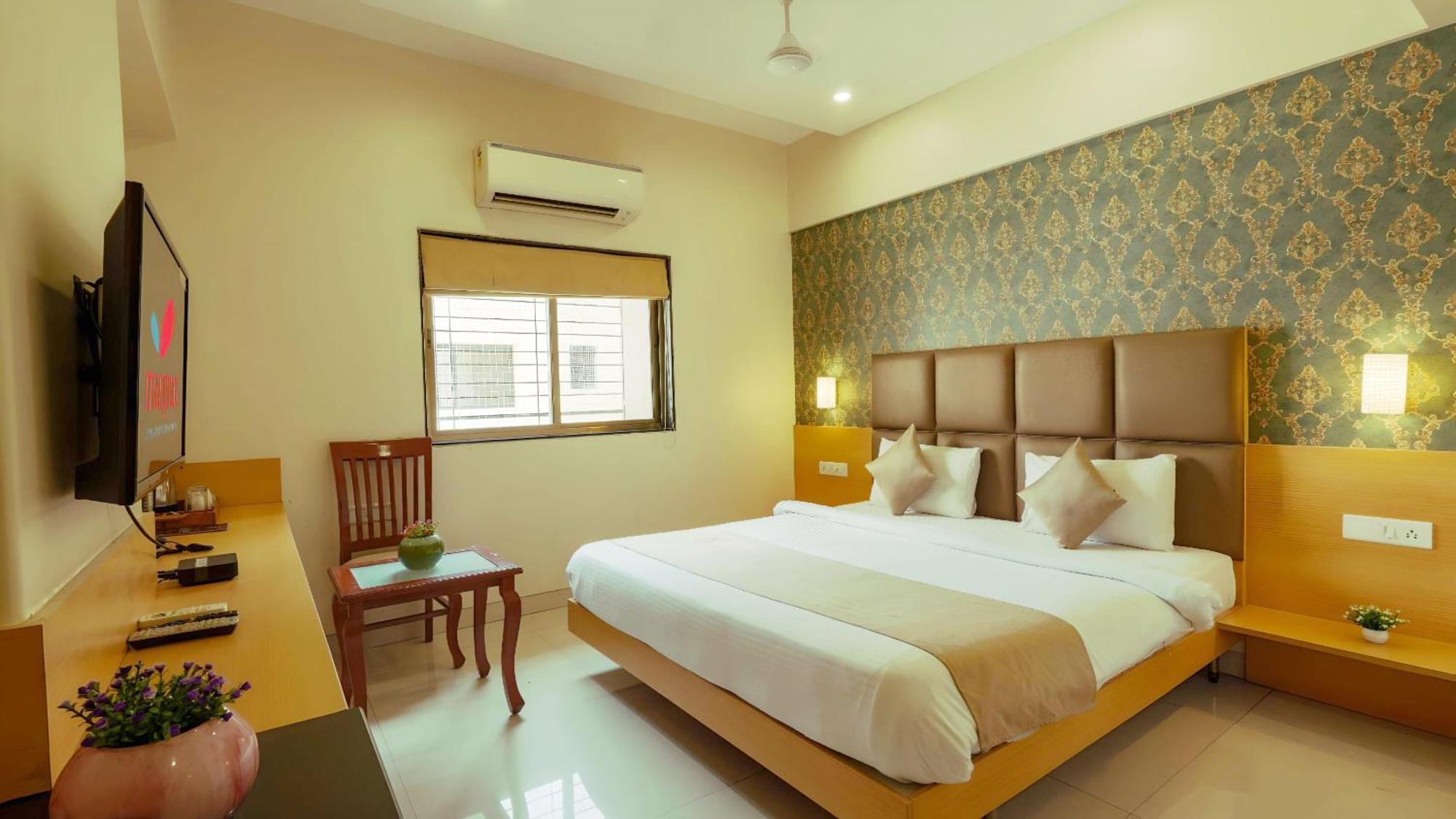 Magnus Square Business Hotel Near Pune Airport Kharadi Экстерьер фото