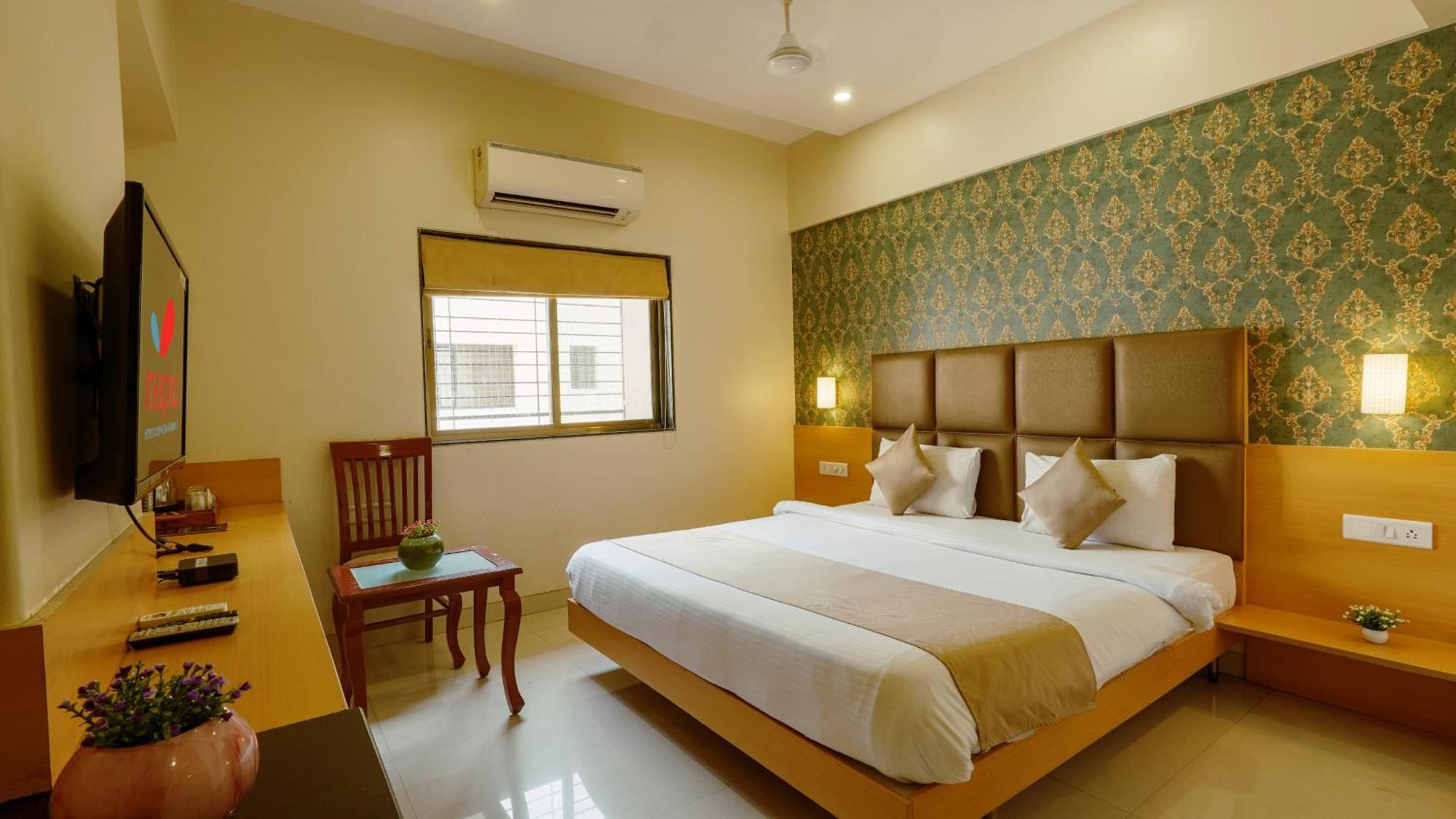 Magnus Square Business Hotel Near Pune Airport Kharadi Экстерьер фото